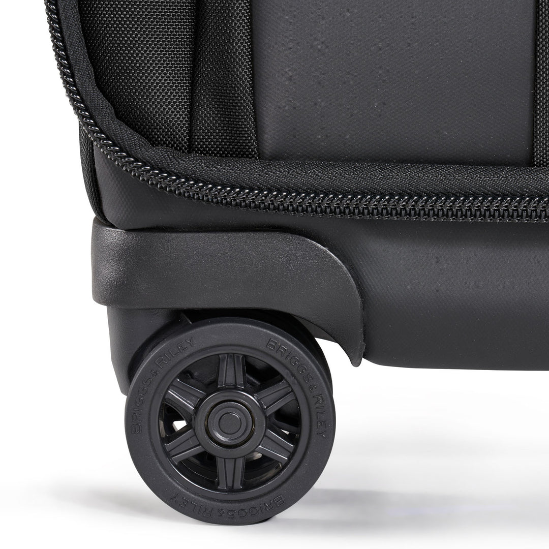 Briggs & Riley ZDX International 21" Carry-On Expandable Spinner