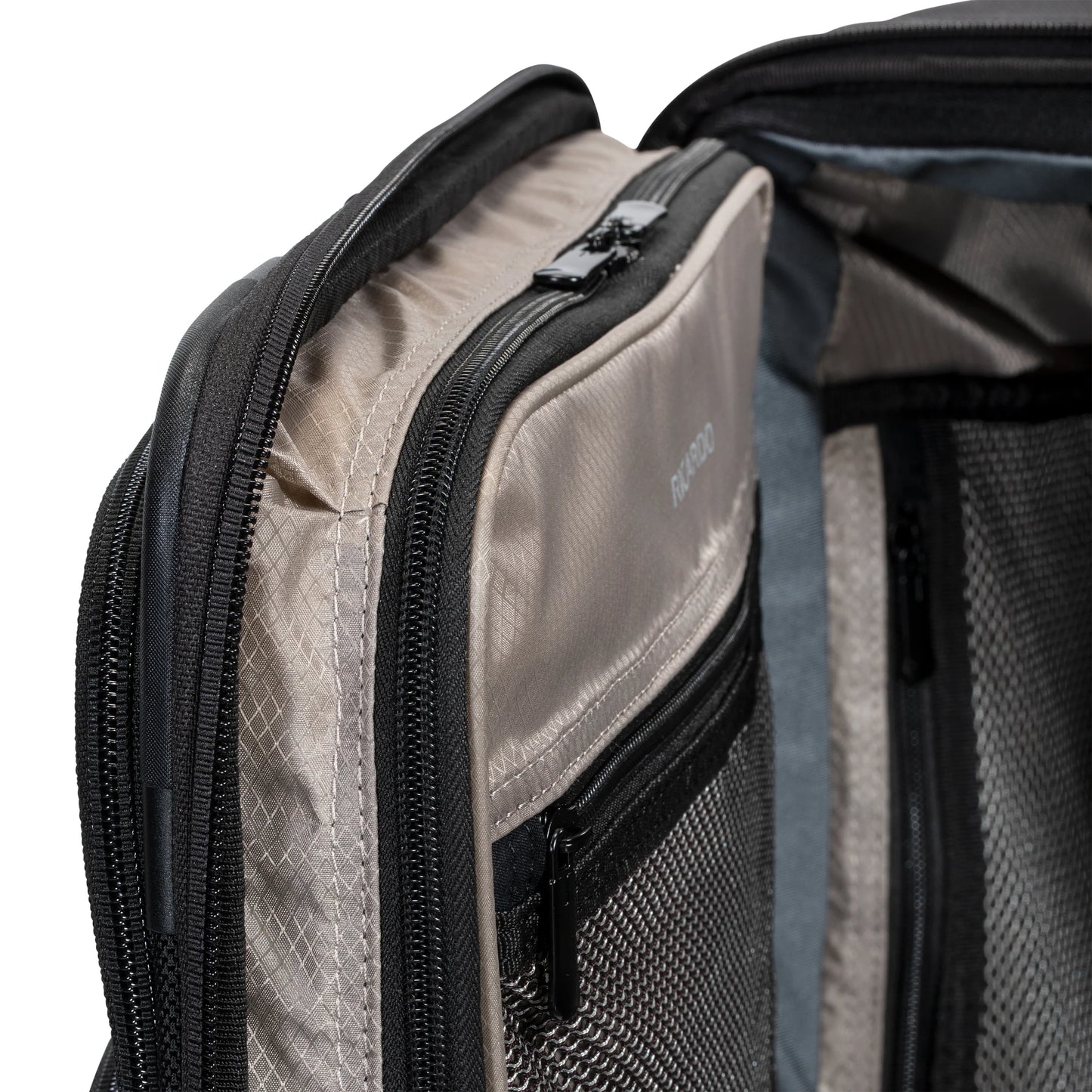 The Ricardo Flight Essentials Bundle